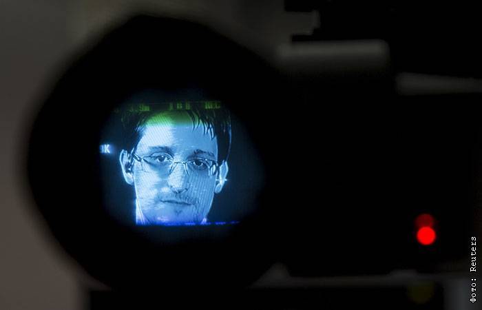 Эдвард Сноуден - Анатолий Кучерена - Адвокат Кучерена подтвердил попытку ФСБ завербовать Сноудена в 2013 году - interfax.ru - Москва