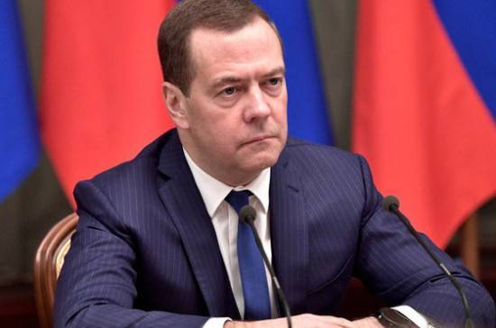 Дмитрий Медведев - Нгуен Суан Фук - Медведев отметил укрепление инвестиционного взаимодействия России и Вьетнама - pnp.ru - Россия - Вьетнам
