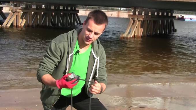 Рыбаки из Петербурга поймали айфон в Неве - piter.tv - Санкт-Петербург