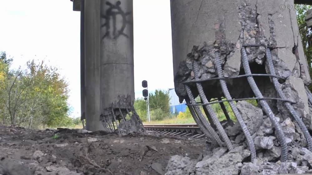 Игорь Корнет - Власти ЛНР рассказали подробности взрыва моста в Луганске - riafan.ru - ЛНР - Луганск