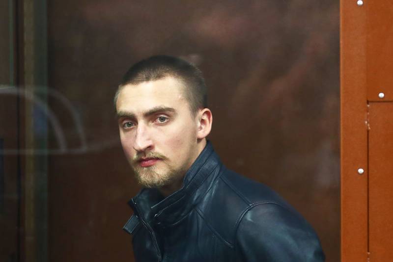 Александр Куренной - Актера Устинова, вывихнувшего руку полицейскому, выпустили из СИЗО - topcor.ru