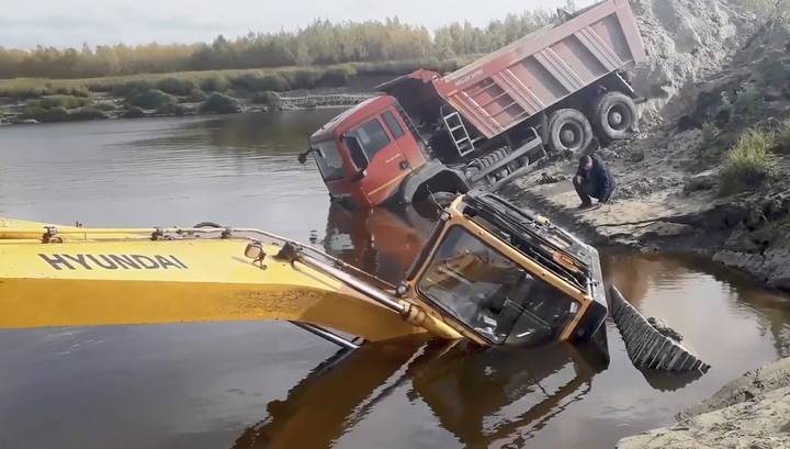 Поехал за добавкой: пьяный водитель утопил грузовик и экскаватор - vesti.ru - Нефтеюганск