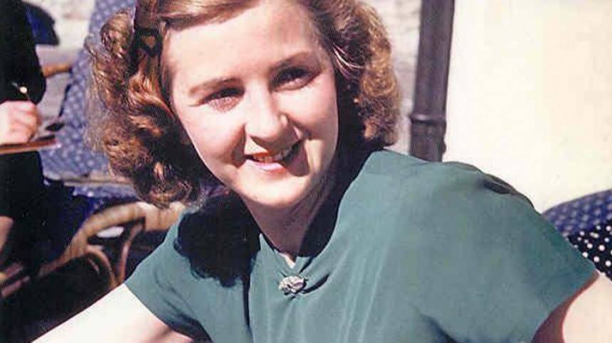 Адольф Гитлер - Ева Браун - Нижнее белье жены Гитлера продали на аукционе - 5-tv.ru - Англия