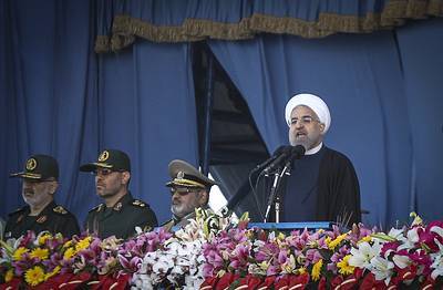 Хасан Рухани - Иран показал ракетный ответ американцам и призвал их держаться подальше - lenta.ru - США - Ирак - Иран