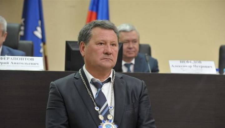 Владимир Фомин - Ушедший в отставку мэр Новокуйбышевска скончался от ранения в грудь - vesti.ru - Новокуйбышевск