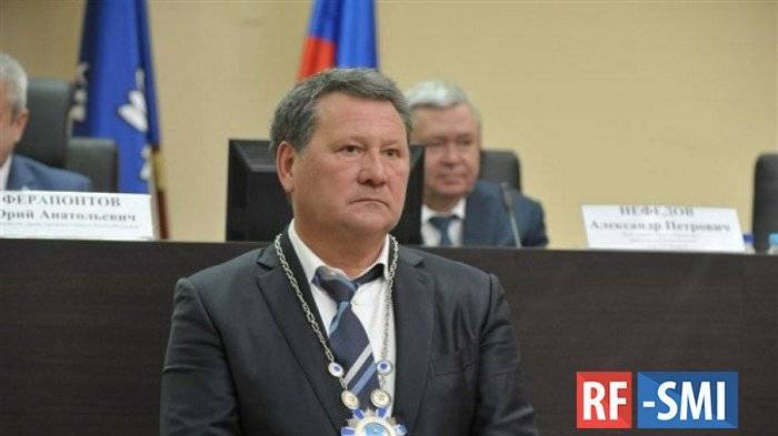 Владимир Фомин - Бывший мэр Новокуйбышевска скончался после попытки суицида - rf-smi.ru - Новокуйбышевск