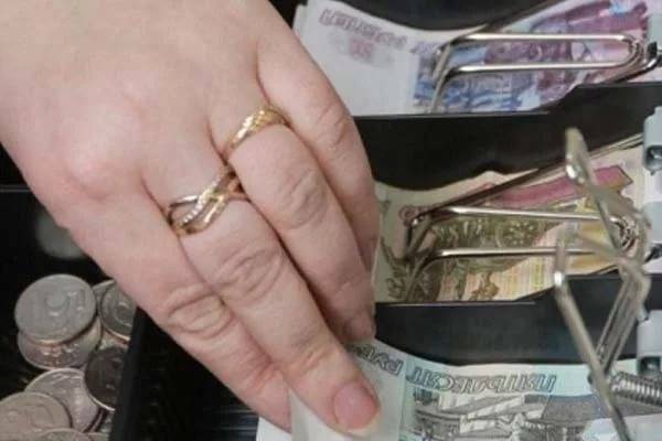 Луиза Хайруллина - Кассир банка вынесла из кассы свыше 43 млн рублей в Уфе - moneytimes.ru