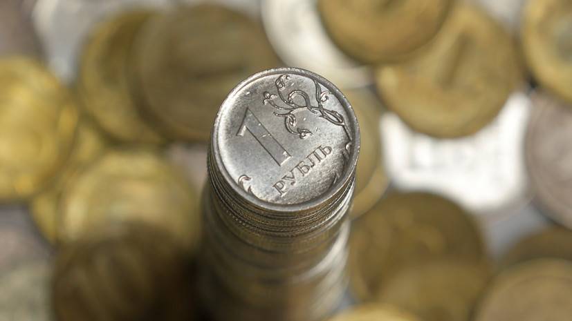 Тимур Нигматуллин - Рубль снижается к евро и доллару - russian.rt.com