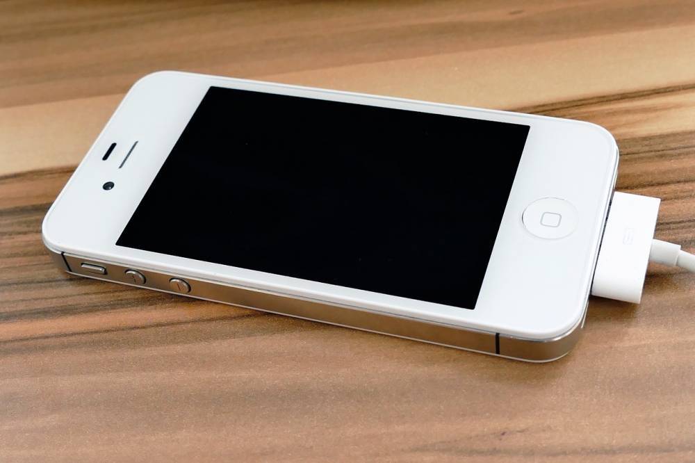 Минг Чи Куо - Новый IPhone 12 будет напоминать культовый iPhone 4 - politexpert.net