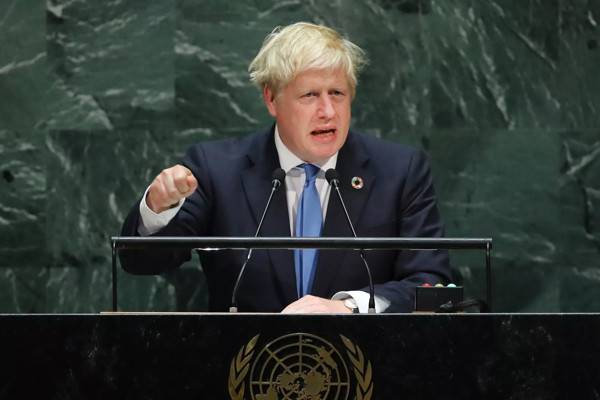 Борис Джонсон - Британский премьер предупредил о нашествии «красноглазых терминаторов» из будущего, которые придут убивать людей - cnews.ru - Англия