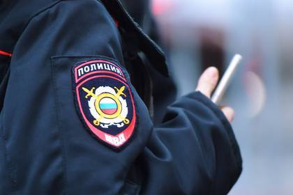 Российского полицейского проверят из-за рассылки интимных фото подчиненным - lenta.ru - район Щукино