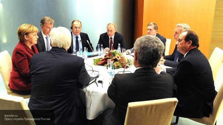 Алексей Чеснаков - Политолог заявил, что президенты стран «нормандской четверки» не согласовали дату саммита - newinform.com - Россия - Берлин