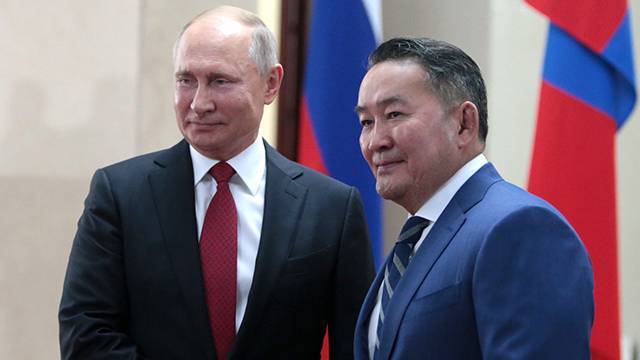 Владимир Путин - Президент Монголии принял приглашение на празднование 75-летия Победы - ren.tv - Москва - Россия - Монголия