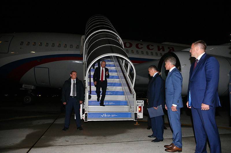 Владимир Путин - Нарендрой Моди - Путин прибыл во Владивосток для участия в ВЭФ - tvc.ru - Россия - Индия - Владивосток - Малайзия