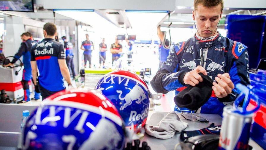 Даниил Квят - Пьер Гасли - Даниил Квят: Toro Rosso должна прибавить в квалификации - autosport.com.ru - Россия