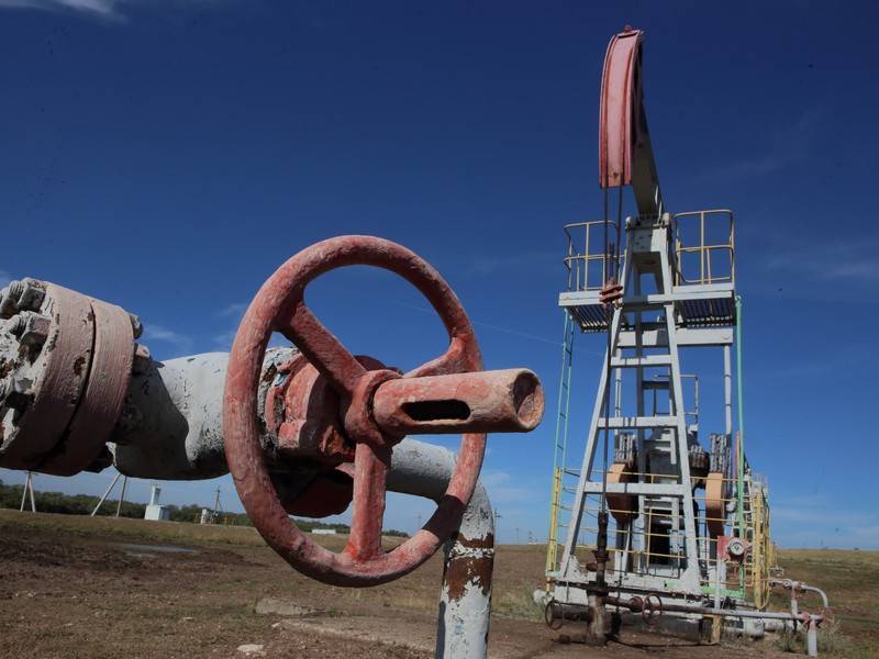 Выросла среднесуточная добыча нефти в России - news.ru - Россия