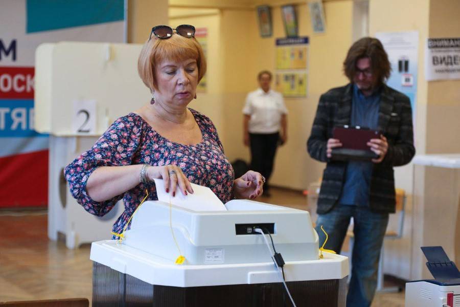 Профсоюзы через SMS пригласили москвичей на выборы - m24.ru - Москва