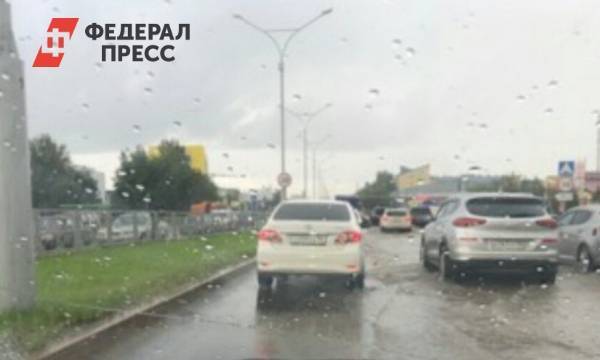 В Нижневартовске снова затопило главную улицу - fedpress.ru - Нижневартовск