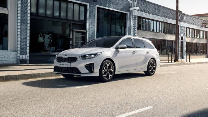 KIA представила гибридные версии XCeed и Ceed Sportswagon - autostat.ru - Россия