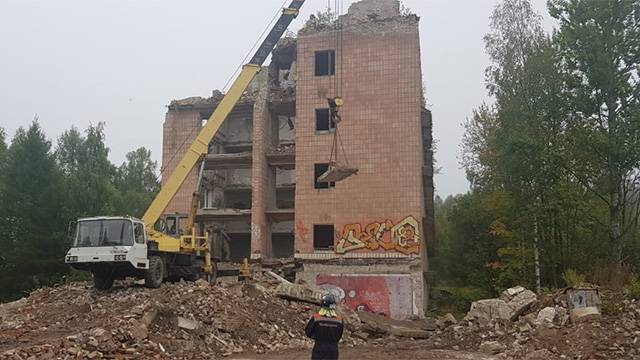 Сергиев Посад - Дело возбудили после обрушения здания детского лагеря в Подмосковье - ren.tv - Россия - Московская обл.