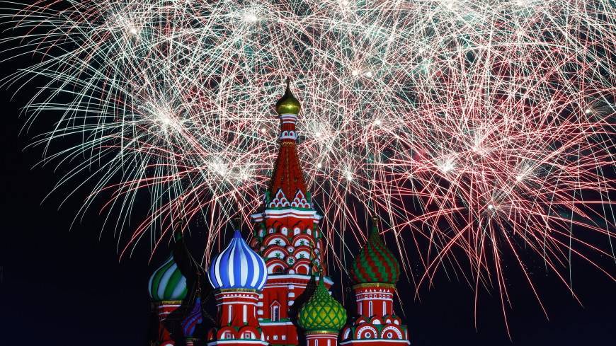 Пять минут феерии: в честь 872-летия Москвы прогремел праздничный салют - mir24.tv - Москва - Россия - усадьба Воронцово