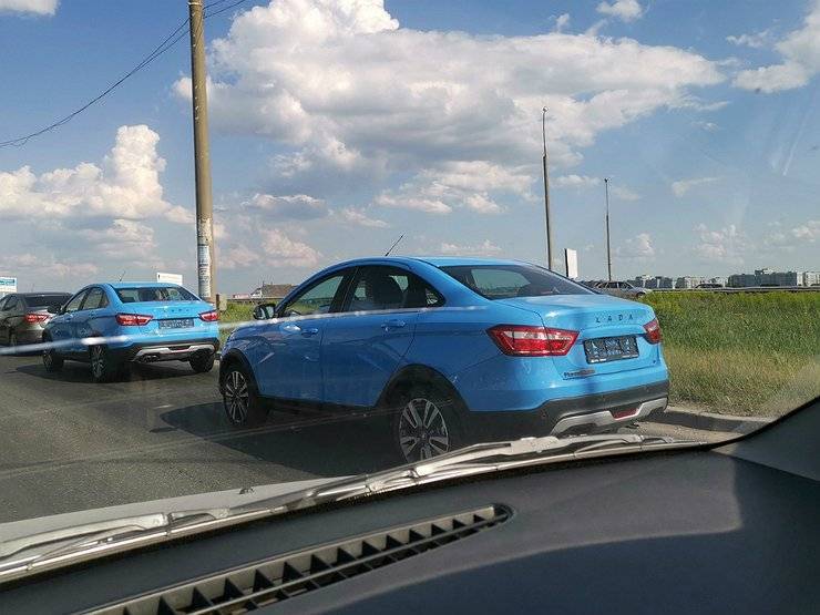 LADA Vesta Cross взорвала интернет новым цветом а-ля Hyundai - avtovzglyad.ru