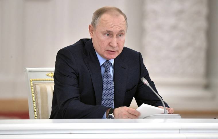 Путин ввёл генеральские должности для судебных приставов - news.ru