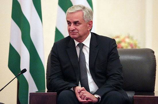 Рауль Хаджимба - Валерий Бганба - В Сухуме проходит встреча президента Абхазии с представителями оппозиции - pnp.ru - Апсны
