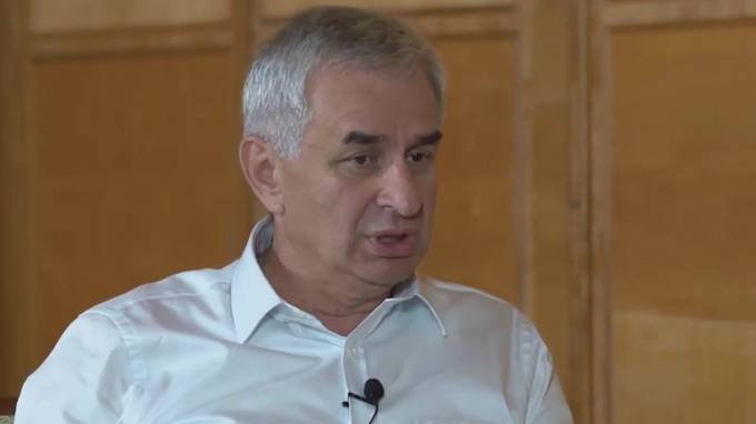 Рауль Хаджимбы - Верховный суд Абхазии намерен провести повторные выборы президента - piter.tv - Апсны