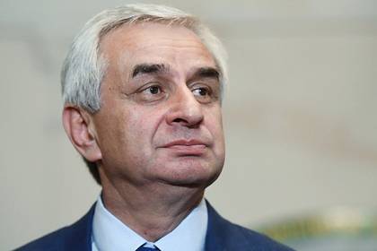 Рауль Хаджимба - Президент Абхазии обжалует решение суда о признании выборов незаконными - lenta.ru - Апсны
