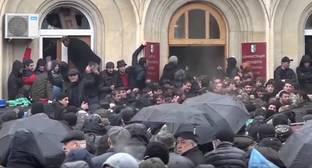 Алхас Квициния - На протесты в Сухуме прокуратура отреагировала уголовным делом - kavkaz-uzel.eu - Апсны