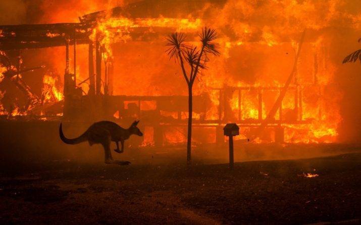 Скотт Моррисон - Би Би Си - «Премьер-министры тоже сделаны из плоти и крови»: власти Австралии признали ошибки в борьбе с пожарами - theins.ru - Австралия