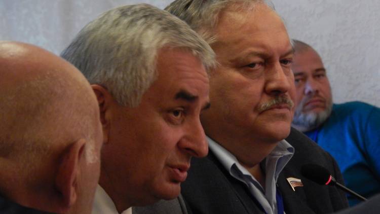 Рауль Хаджимба - Рауль Хаджимба подал в отставку с поста президента Абхазии - inforeactor.ru - Апсны