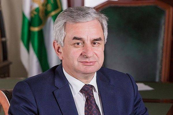 Ахра Авидзба - Рауль Хаджимба ушел в отставку с поста президента Абхазии - eadaily.com - Апсны