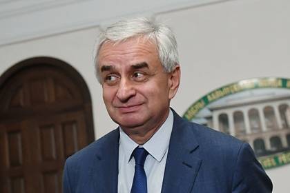 Рауль Хаджимба - Президент Абхазии направил в парламент прошение об отставке - lenta.ru - Апсны