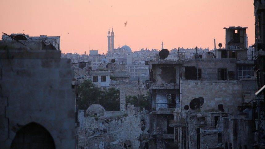 Денис Кулага - Один мирный житель погиб при обстреле Алеппо - 5-tv.ru - Сирия