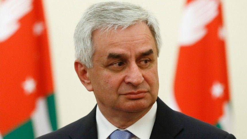 Рауль Хаджимбы - Парламент Абхазии принял отставку Хаджимбы и назначил и. о. президента - 5-tv.ru - Апсны
