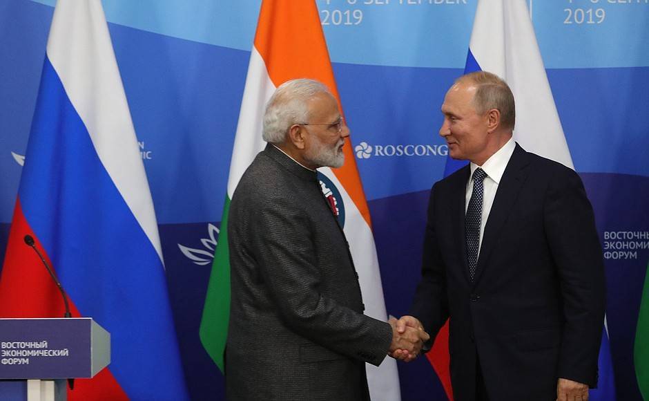 Владимир Путин - Нарендрой Моди - Путин обсудил с индийским премьером ситуацию в Ливии - vm.ru - Москва - Россия - Санкт-Петербург - Индия - Ливия