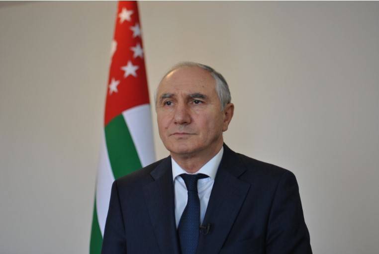 Рауль Хаджимба - Валерий Бганба - Премьер-министр Абхазии приступил к исполнению обязанностей президента - vm.ru - Апсны