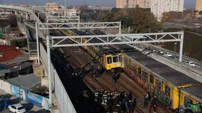 В метро Неаполя столкнулись три поезда - piter.tv - Китай - Италия