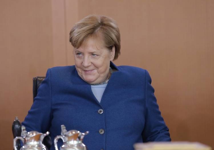 Файез Саррадж - Ангела Меркель объявила дату проведения конференции по Ливии в Берлине - inforeactor.ru - Москва - Россия - США - Англия - Египет - Турция - Германия - Берлин - Ливия