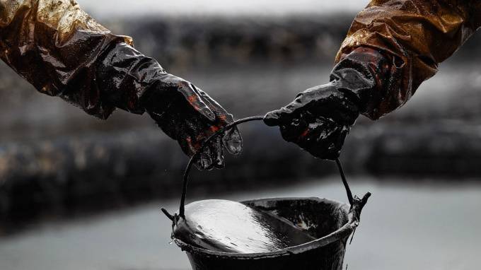 Аналитики заявили, что в России обрушились доходы от нефти и газа - piter.tv - Россия