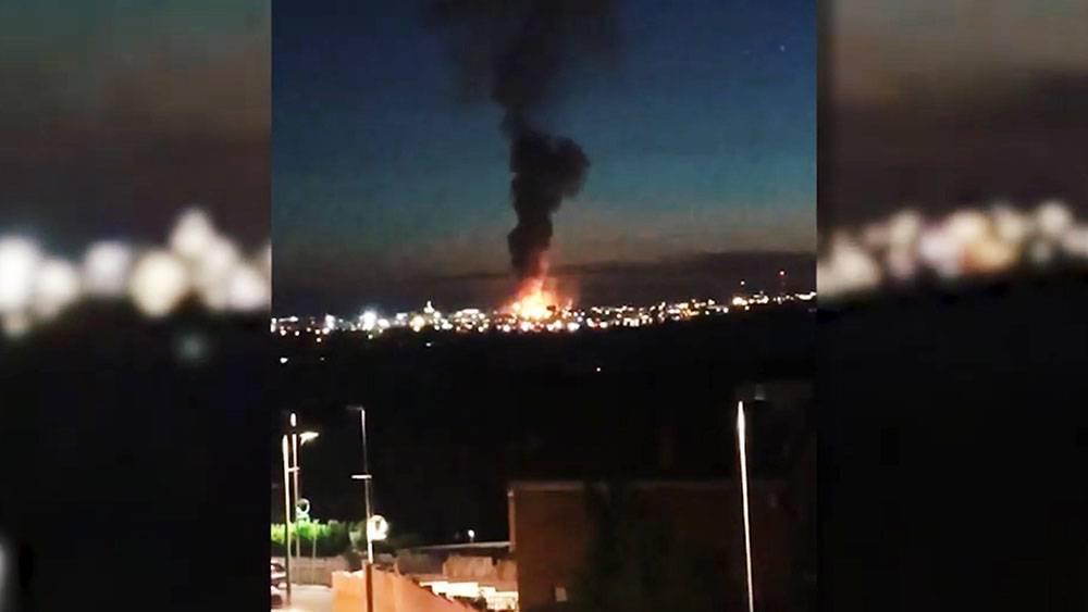 Мощный взрыв прогремел на нефтехимическом заводе в Испании (видео) - tvc.ru - Spain