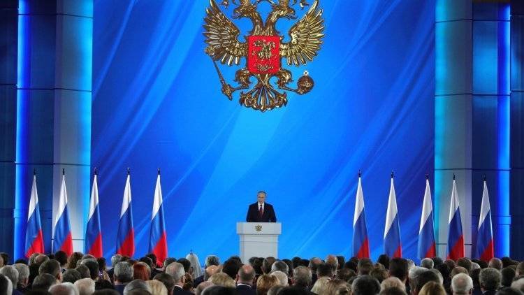 Владимир Путин - Путин предложил ежегодно увеличивать количество бюджетных мест в вузах - polit.info - Россия