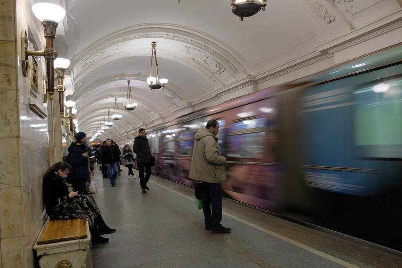 Екатерина Гузь - Спустившегося на рельсы в метро мужчину арестовали в Москве - vm.ru - Москва