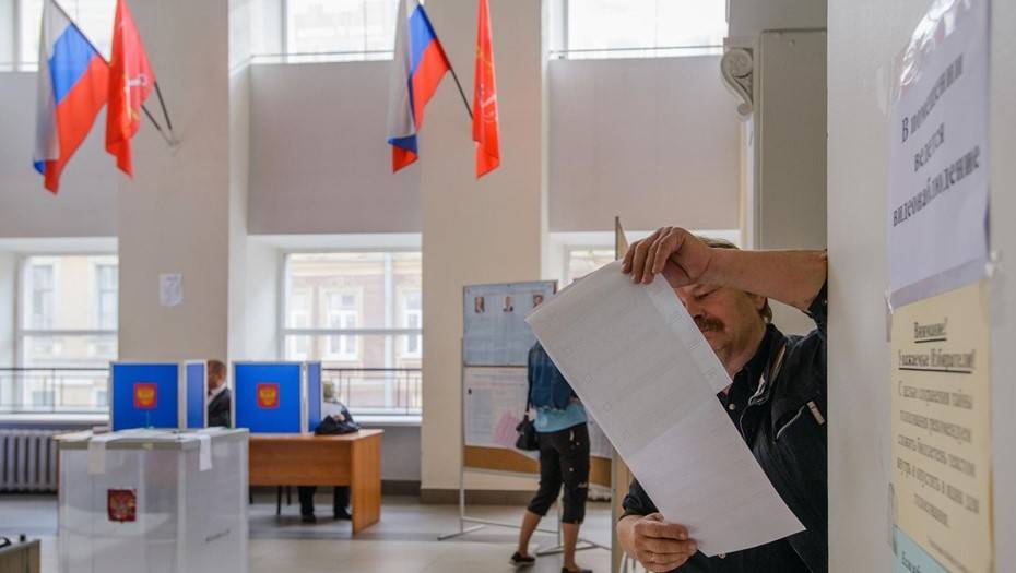 Владимир Путин - Михаил Емельянов - В Госдуме предложили проголосовать по изменениям Конституции в сентябре - dp.ru - Россия