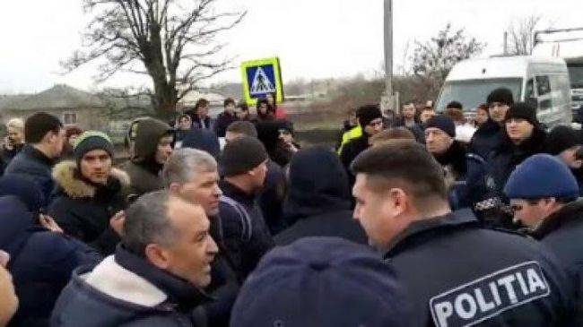Ренато Усатый - Жители Молдавии требуют пожизненный срок для карабинера-убийцы - eadaily.com