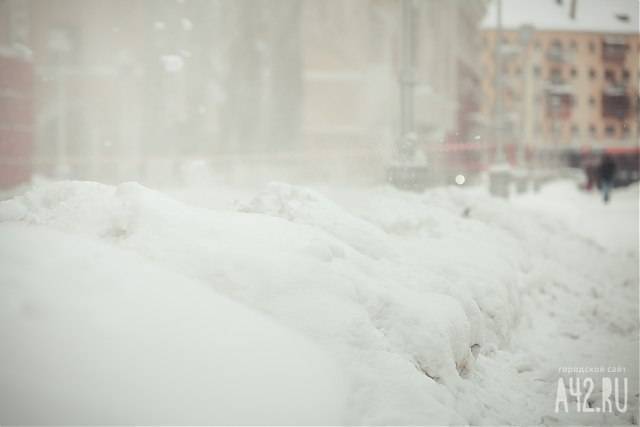 Илья Середюк - Илья Середюк рассказал о борьбе с последствиями снегопада в Кемерове - gazeta.a42.ru