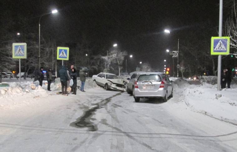 Пять женщин пострадали с ДТП с тремя автомобилями под Иркутском - news.ru - Россия - Иркутская обл.