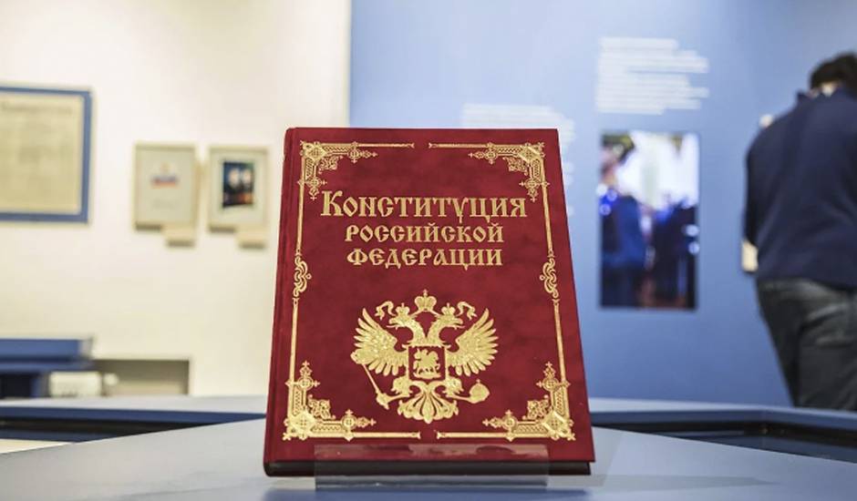 Владимир Путин - Григорий Явлинский - Партия «Яблоко» подготовит альтернативные поправки в Конституцию - og.ru - Россия